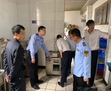 关于对工建学校食品生产经营主体 进行包保督导检查的报道(图2)