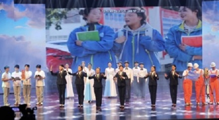 记我校参加襄阳市第一届中职学校（技工）六色校园文化展演活动(图1)