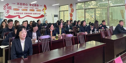 湖北省工业建筑学校八届职工代表专题会议2021年12月18日上午在综合楼311会议室举行！(图2)