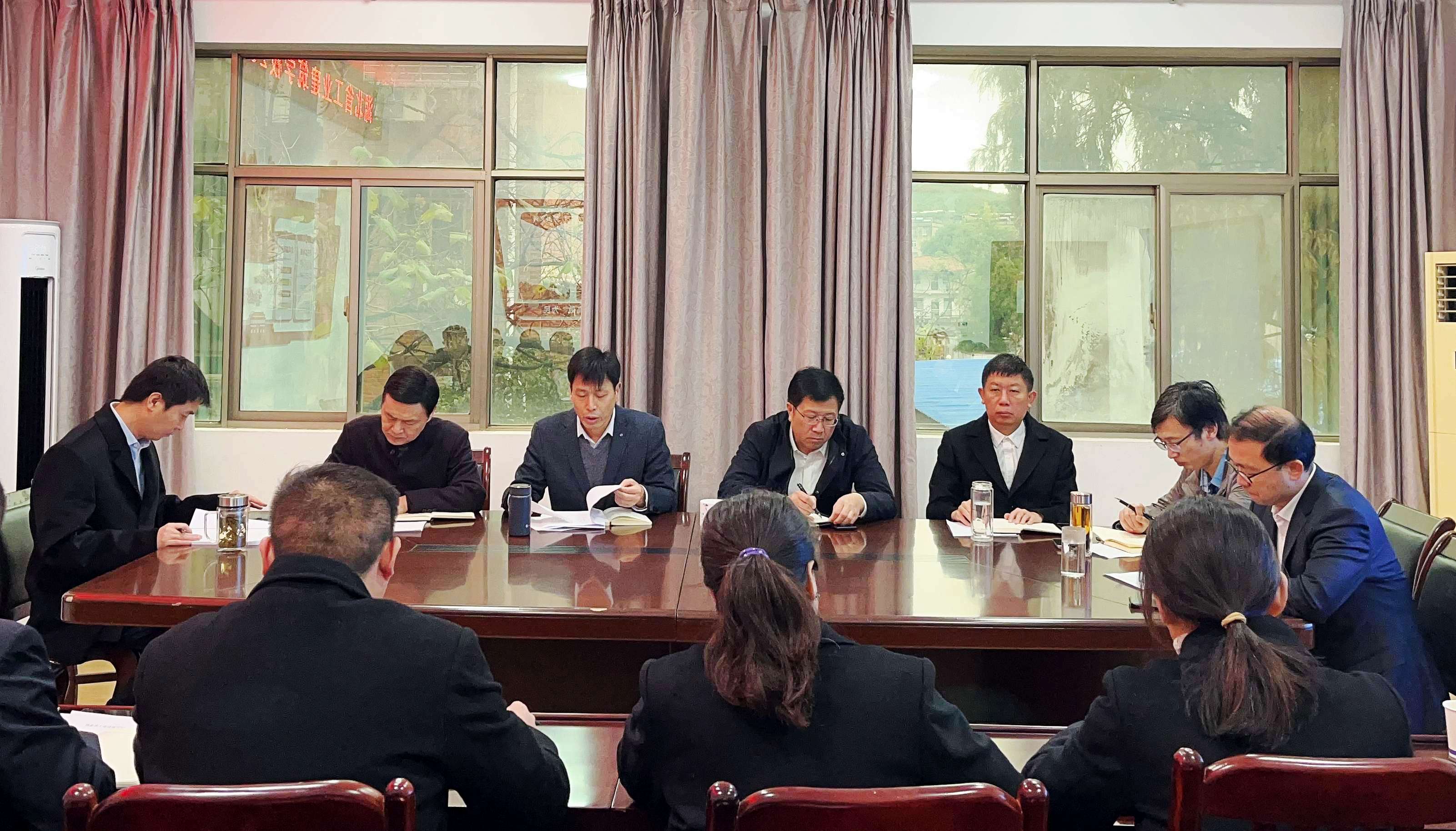 学校召开2025年工作务虚会(图3)