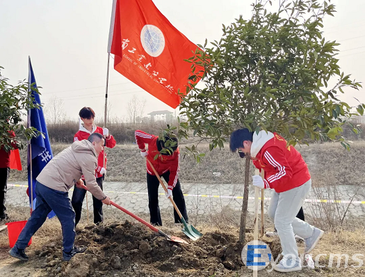工建学校参加“绿满襄阳，共植青年林”公益植树活动(图1)
