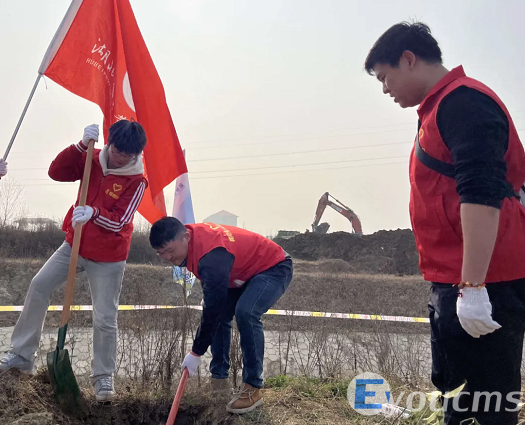 工建学校参加“绿满襄阳，共植青年林”公益植树活动(图2)