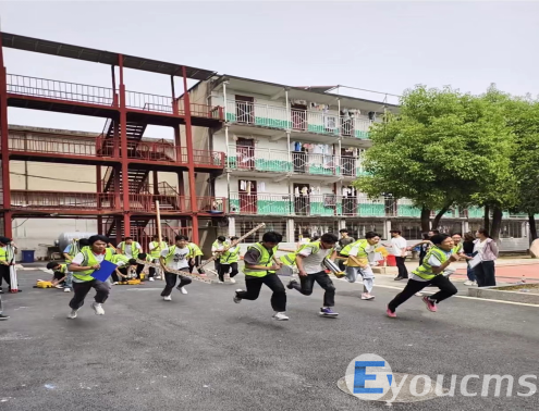 我校2025年职业教育活动周系列报道(二): 技能激扬青春 专业铸就梦想 ——建筑和计算机专业竞赛活动纪实(图2) 我校2025年职业教育活动周系列报道(二): 技能激扬青春 专业铸就梦想 ——建筑和计算机专业竞赛活动纪实(图2)