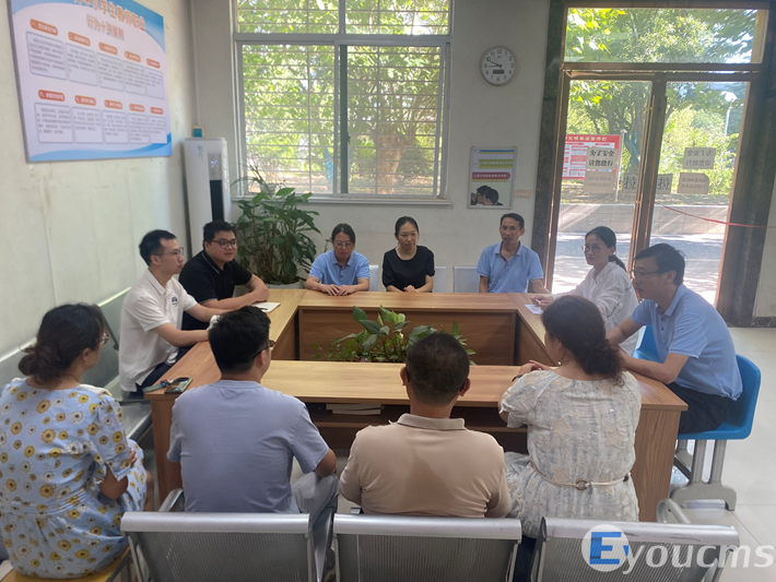 青蓝结对薪火传，互勉并行育芬芳(图1)