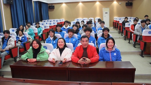 学校开展”名师进校园”读书分享会(图4)