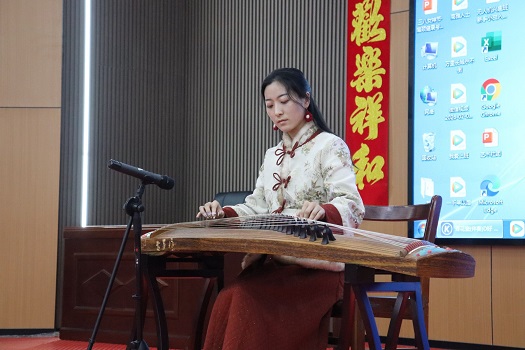 温暖阳光相伴同行 我校开展四月份心理健康活动体验课(图3)