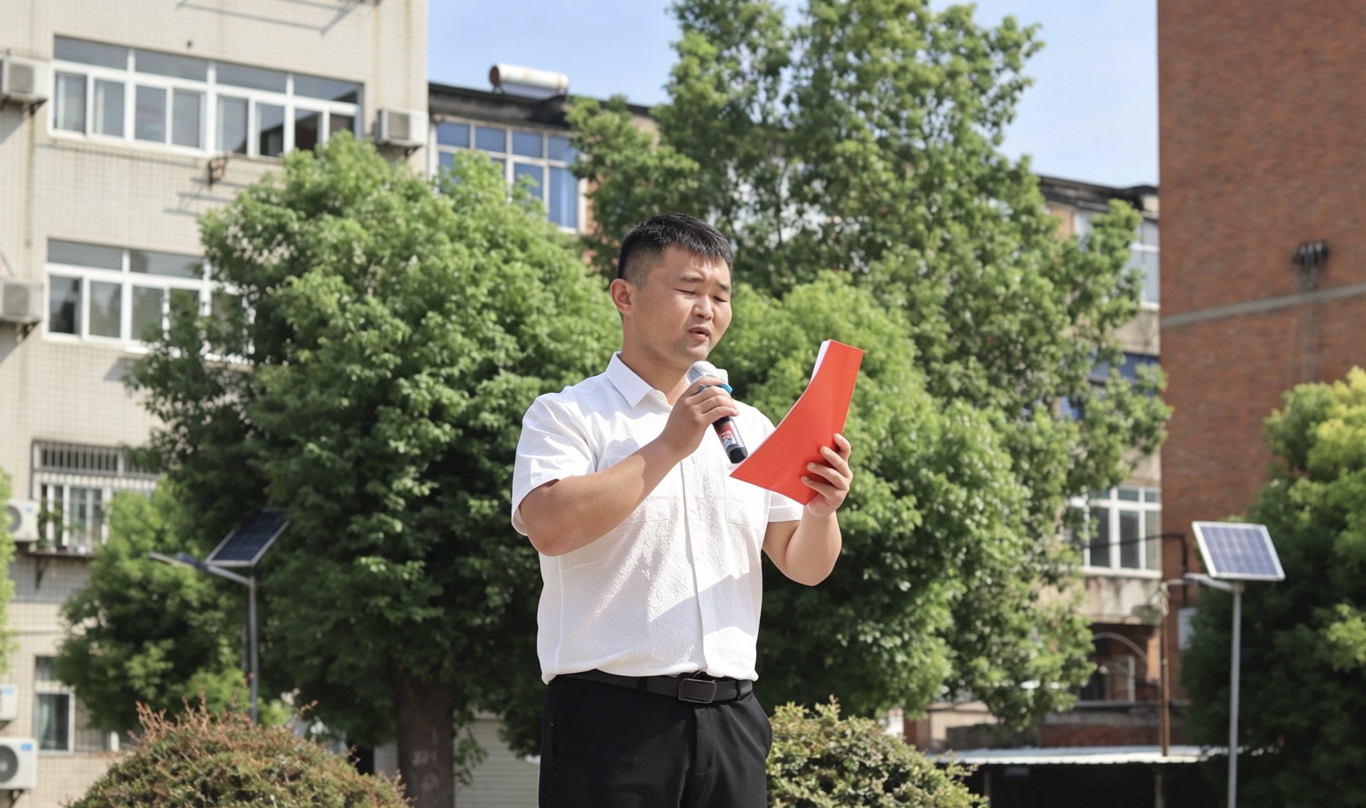 我校开展新学期升旗仪式(图5) 我校开展2026-2027学年新学期升旗仪式(图4)