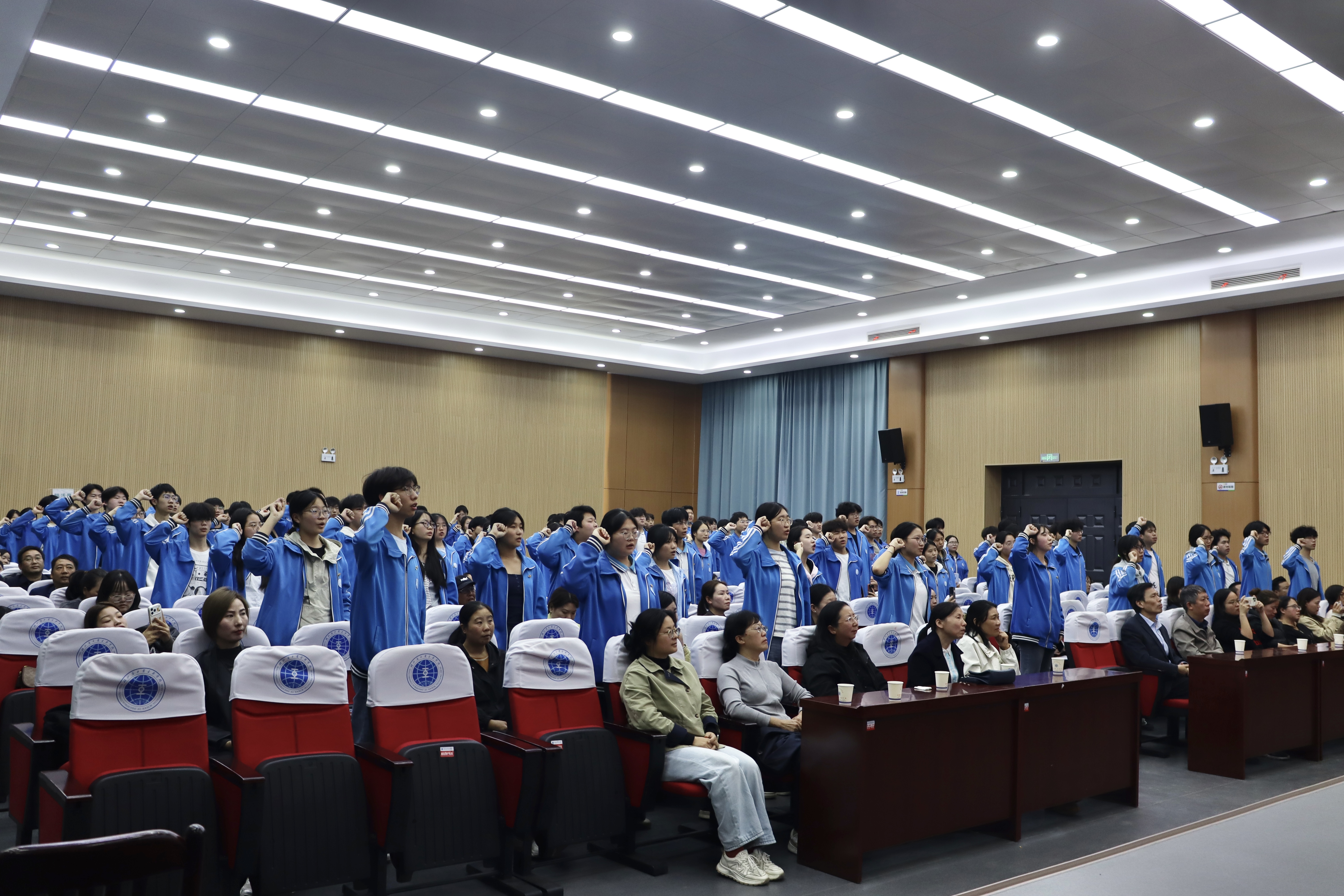 54D9DB0A742E9D0ACEFE1CB32546F0D9.png 家校同心筑后盾 凝心聚力冲本科 ——2407、2408班高三备考冲刺家长会侧记(图4)