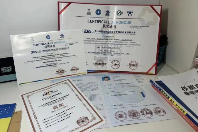 以技为翼逆风翻盘!我校学子张馨悦斩获建筑类技能高考全省榜首(图3) 以技为翼逆风翻盘!我校学子张馨悦斩获建筑类技能高考全省榜首(图3)