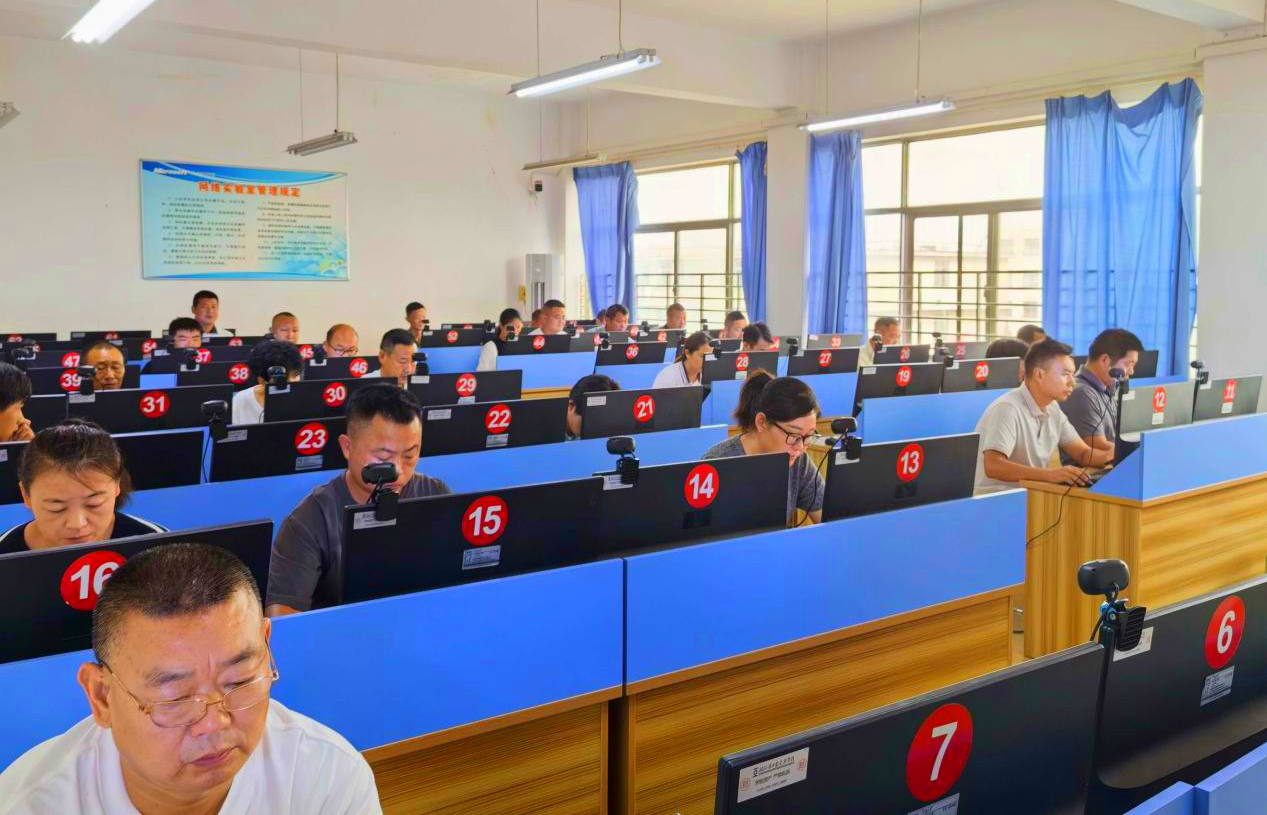 以考促学强技能 匠心赋能乡村振兴——南漳县2026年乡村建设工匠技能考核顺利开展(图1) 以考促学强技能 匠心赋能乡村振兴——南漳县2026年乡村建设工匠技能考核顺利开展(图1)